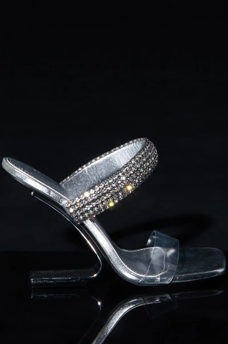 AZALEA WANG VANCE METALLIC WEDGE SANDAL IN SILVER