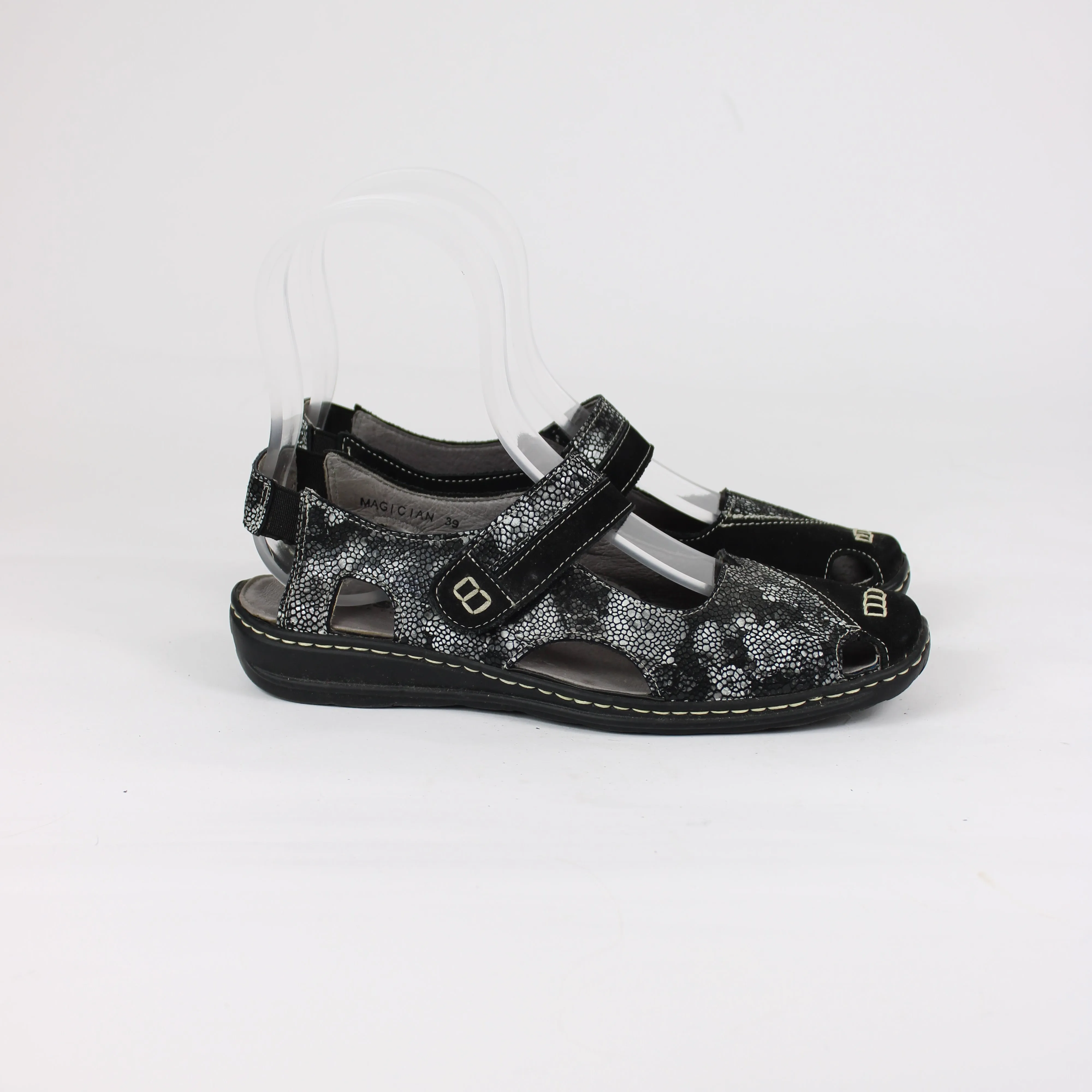 Cassini Black Leather Flat