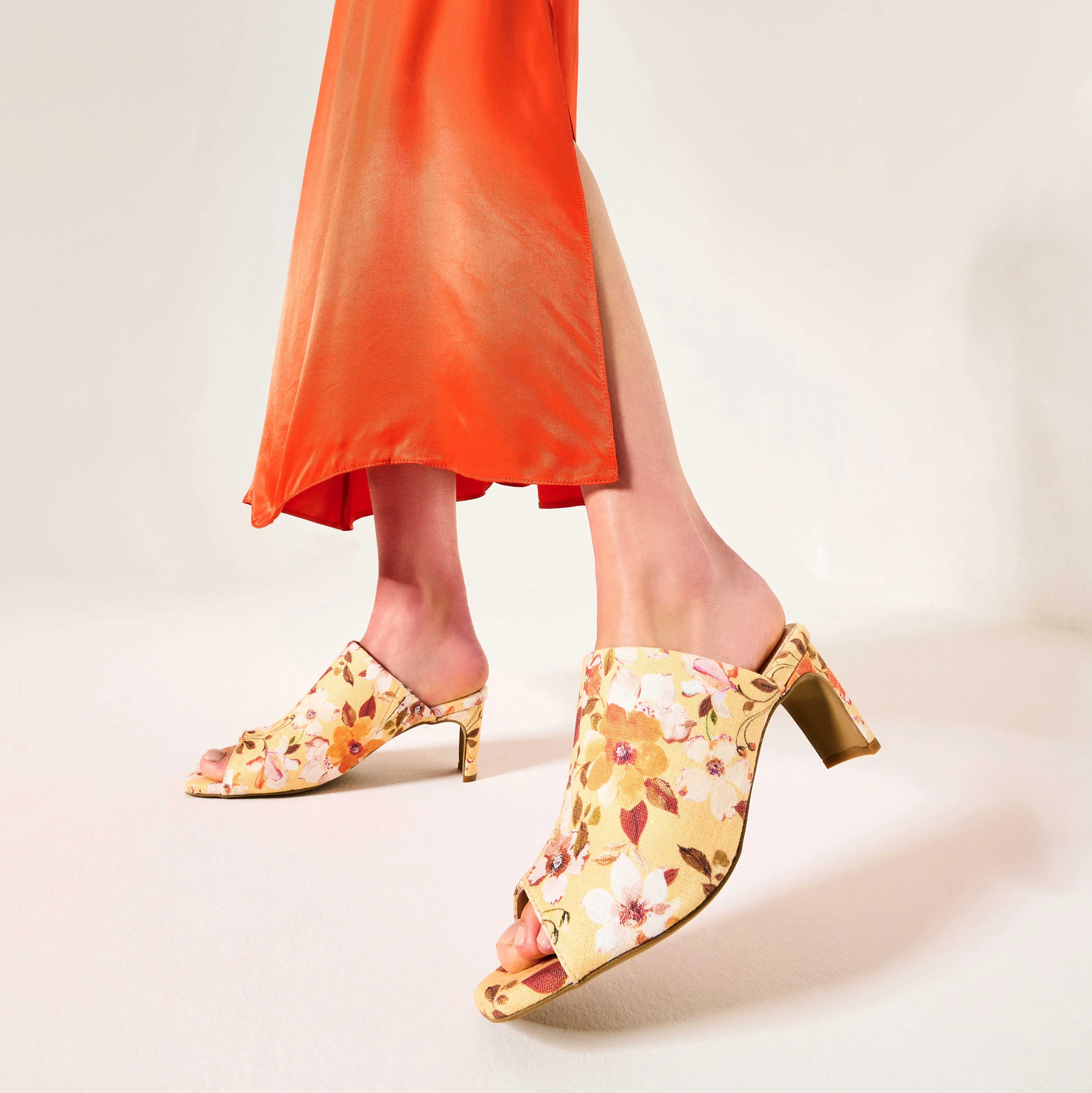 Debbie - Yellow floral
