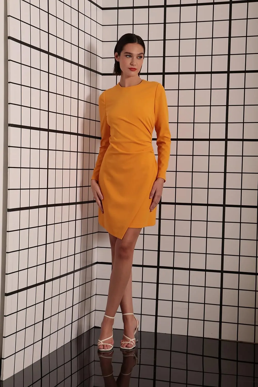 Donna Morgan Women's Sleek Faux Wrap Dress with Asymmetric Skirt Office Workwear Event Guest of
