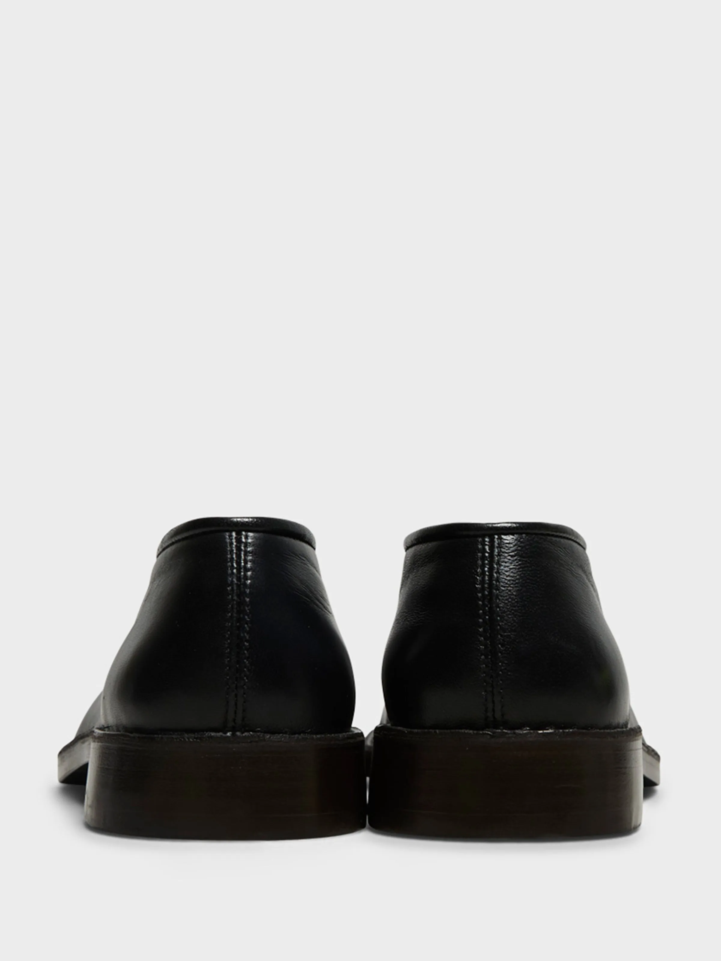 Flat Piped Slippers in Black