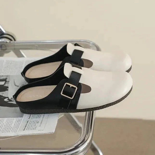 Minimalist flat shoes with buckle