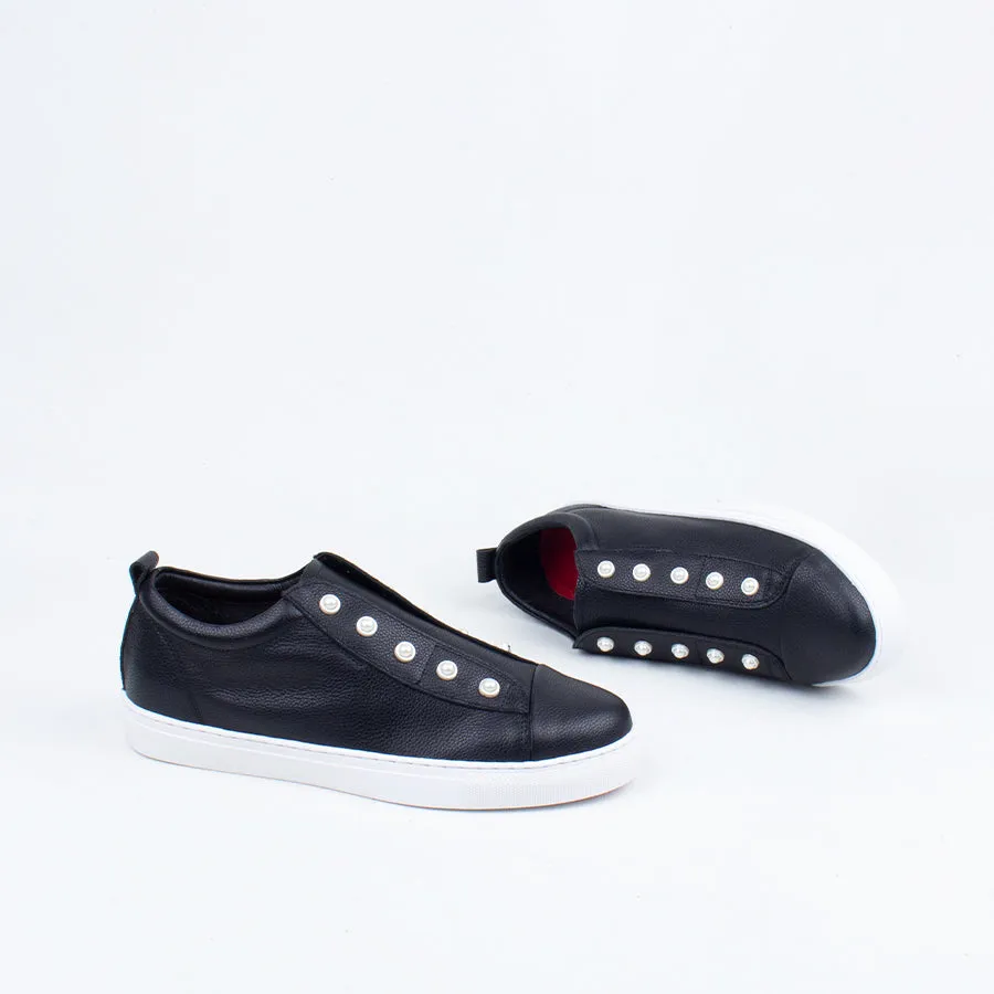 Pearla Pearl Sneaker