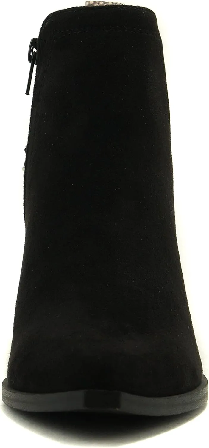 Soda QUE – Western Inspired Stacked Heels Fashion Bootie & Gleaming Chain Back Strap w/Functional Zipper