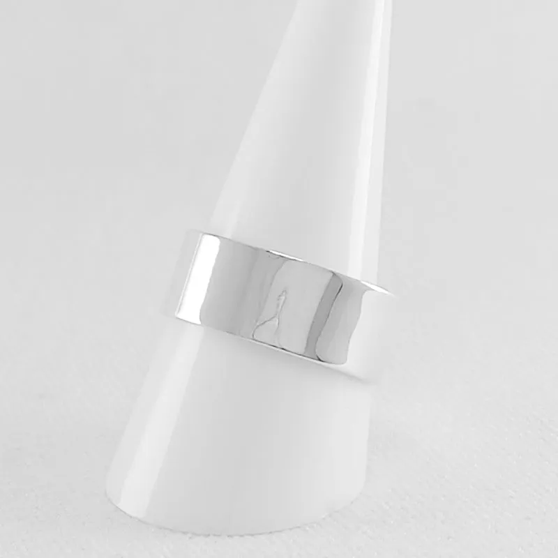 Wide Flat Band