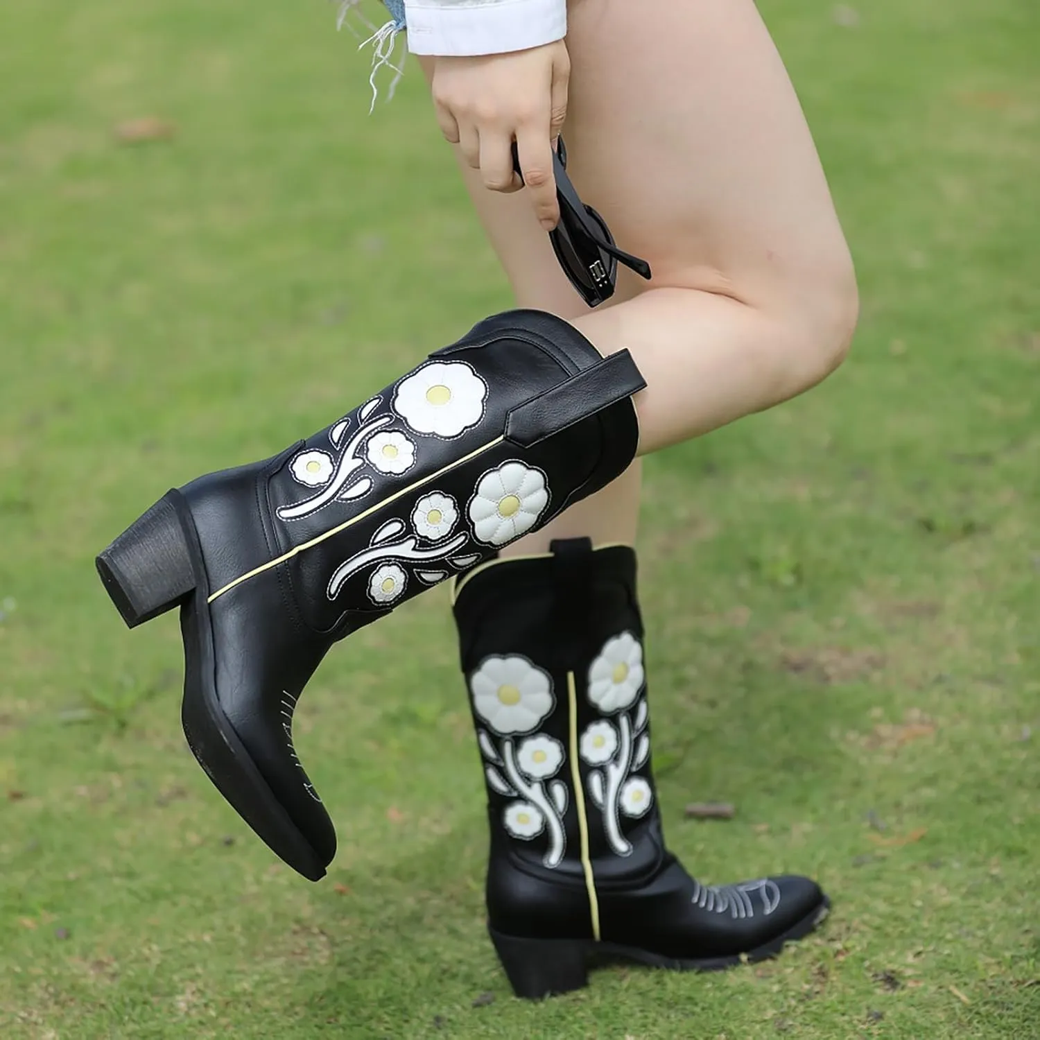 Womens Floral Cowboy Boots,Cute Mid Calf Flower Cowgirl Western Country Boot Pointed Toe Chunky Heel Shoes for Women.